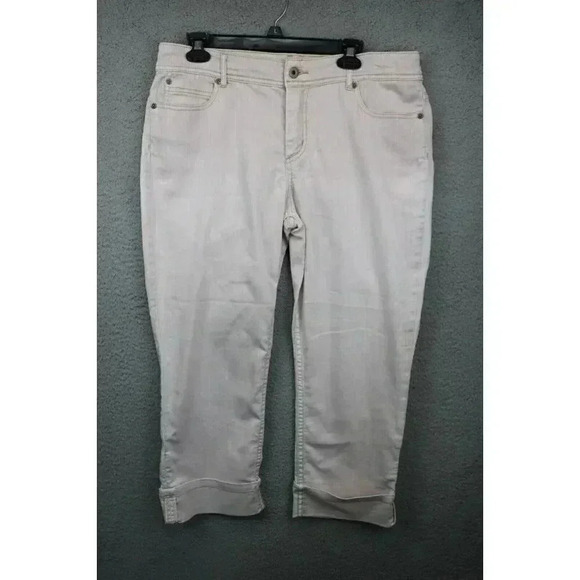 Chico's Platinum Denim Women's Capri's-Size 2-Cuffed-Stretch - Picture 1 of 9